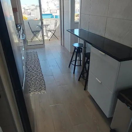 Topfloor Ac Wi-fi Shops Views דירה *